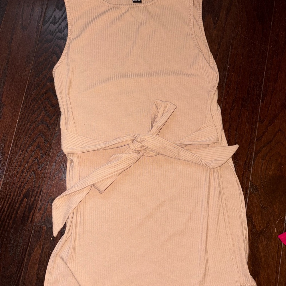 XS Emery Rose 2-Piece Set (Top + Pants) 🤍 - Picture 2 of 7
